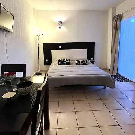 Climatise Avec Piscine Et Parking A Saint-florent - Fr-1-650-43 Saint-Florent (Corsica)